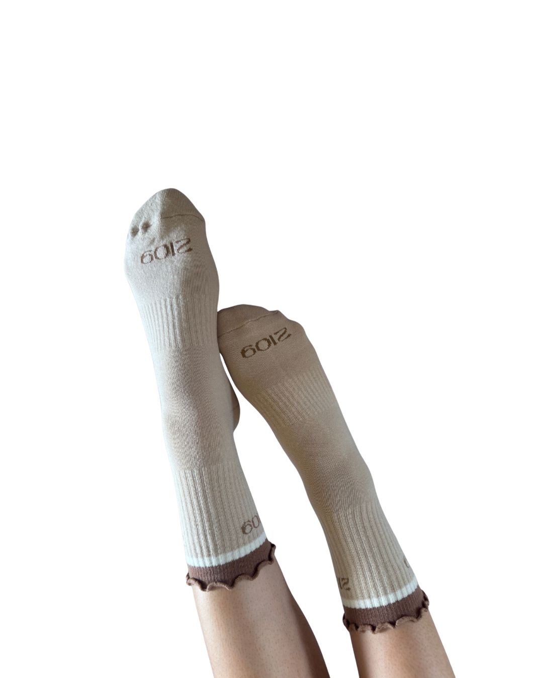 Ultimate Grip Ruffle Socks - Cappuccino Stripe