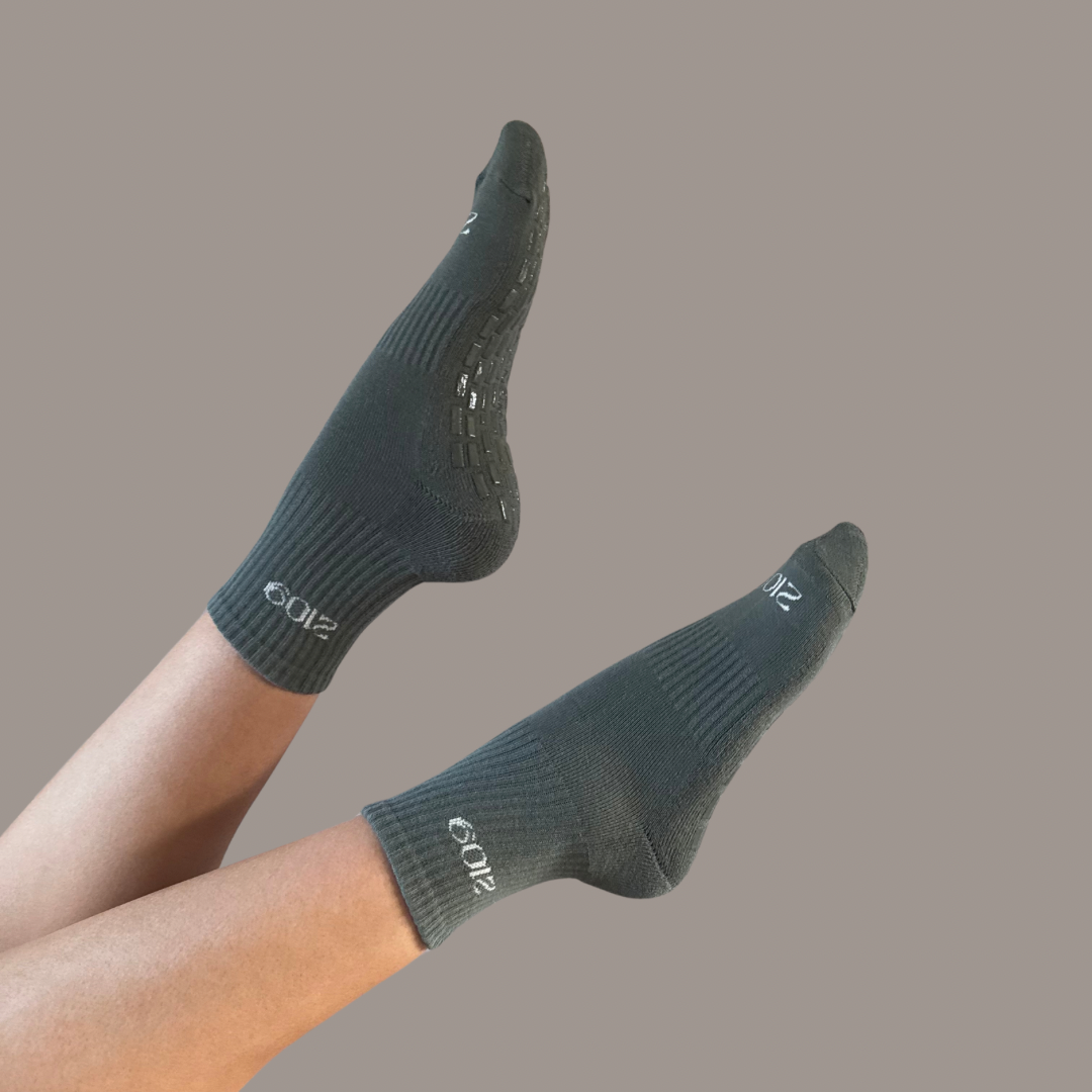 Ultimate Grip Crew Socks - Olive