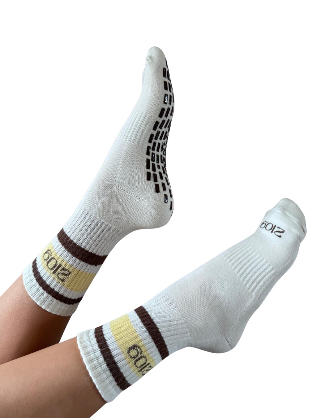 Ultimate Grip Crew Socks - White with Lemon and Brown