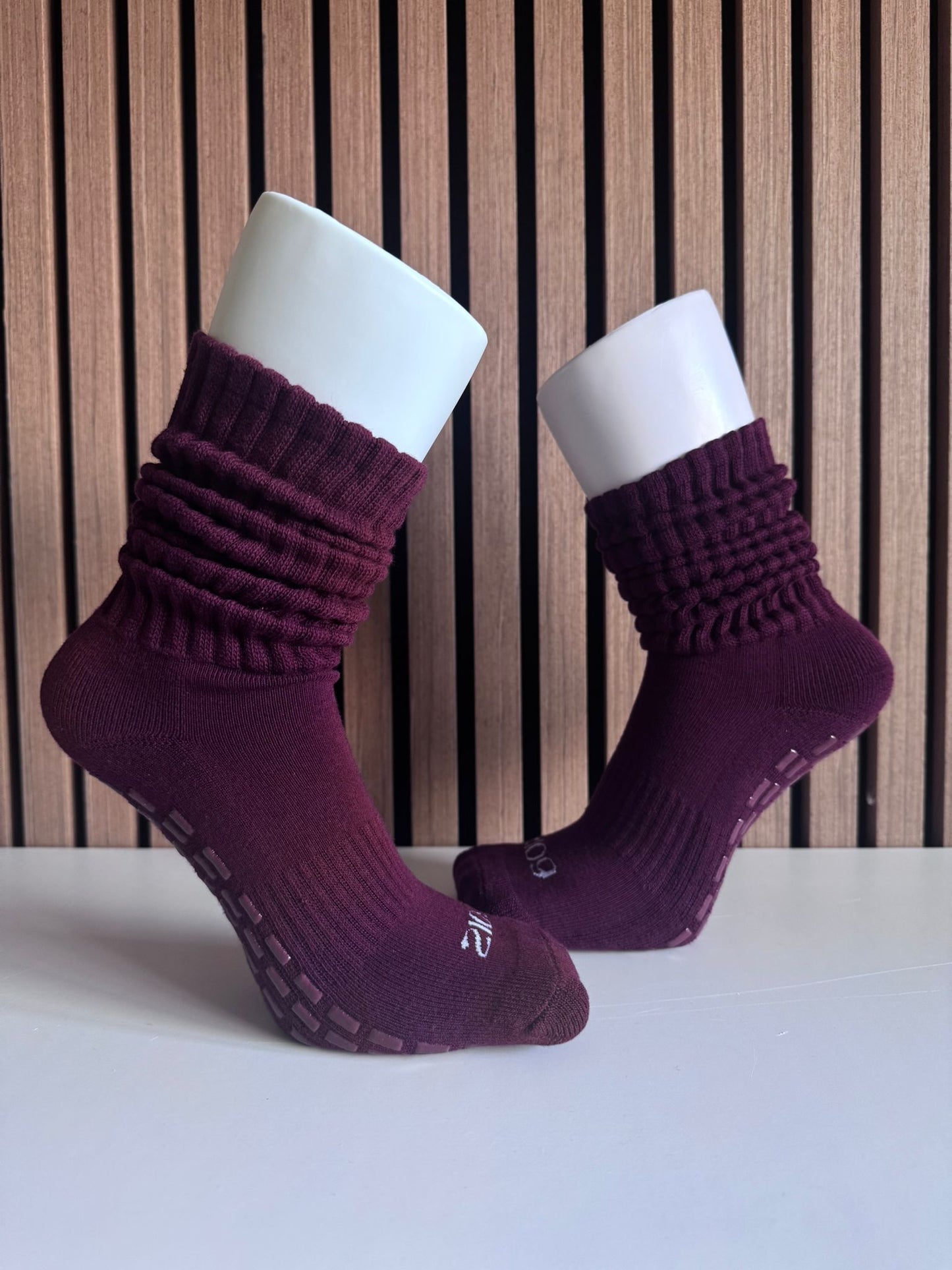 Ultimate Grip Regular Slouch Socks - Burgundy