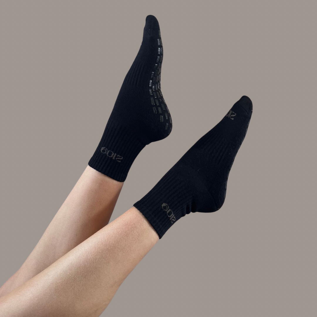 Ultimate Grip Crew Socks - Black