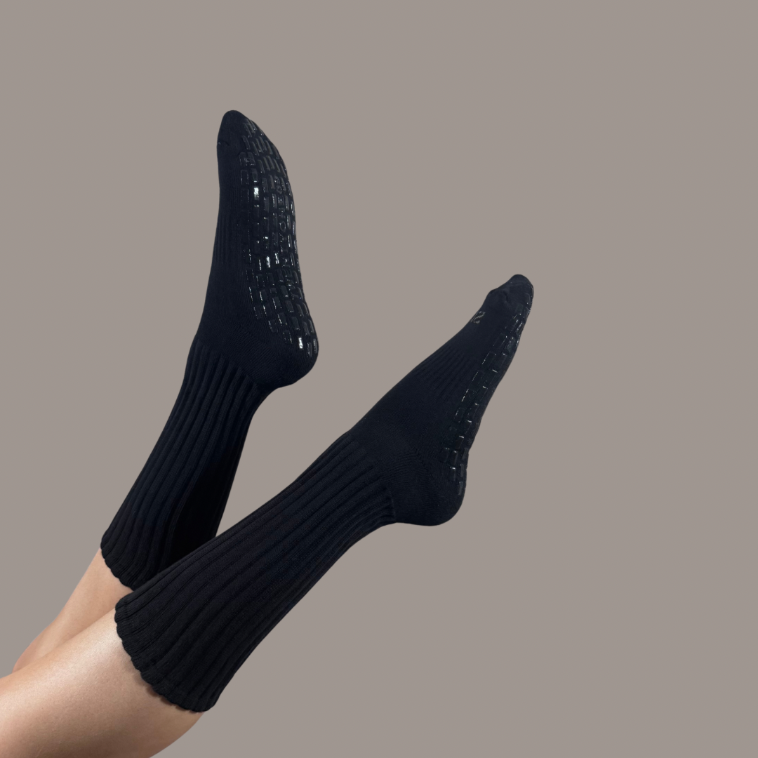 Ultimate Grip Regular Slouch Socks - Black