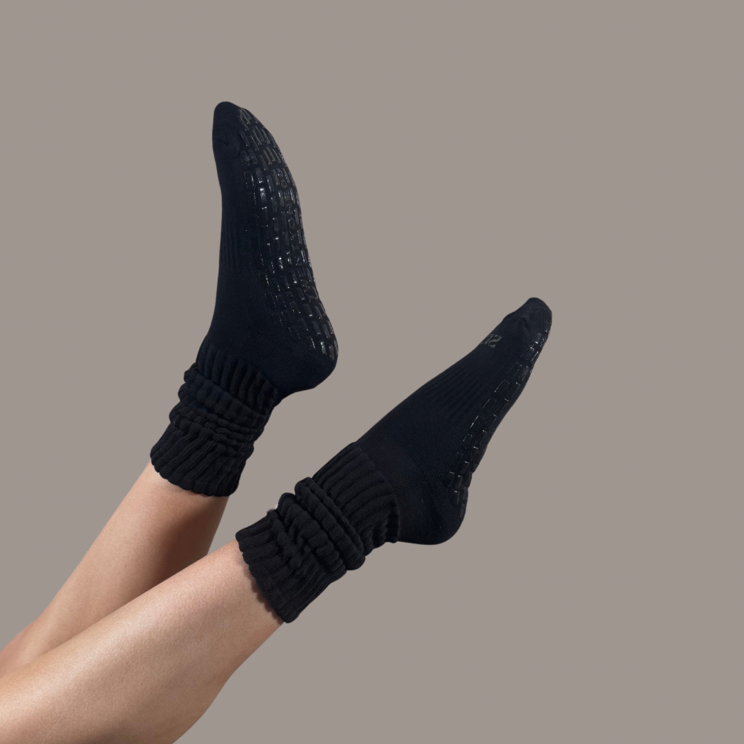 Ultimate Grip Regular Slouch Socks - Black