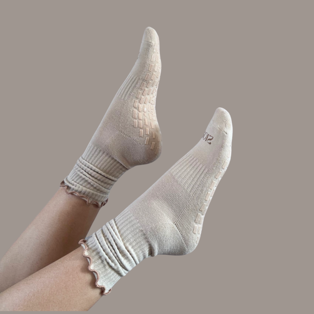 Ultimate Grip Ruffle Socks - Classic Cappuccino