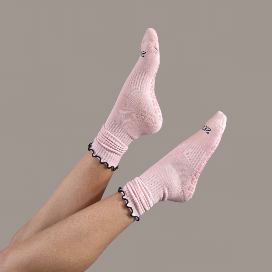 Ultimate Grip Ruffle Socks - Classic Pink