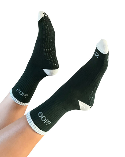 Ultimate Grip Crew Socks - Olive & Cream