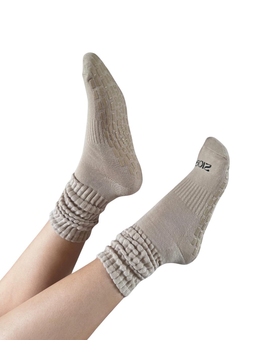 Ultimate Grip Regular Slouch Socks - Cappuccino