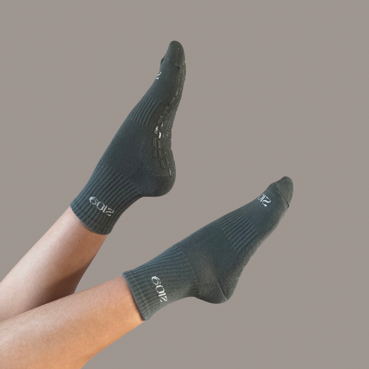 Ultimate Grip Crew Socks - Olive
