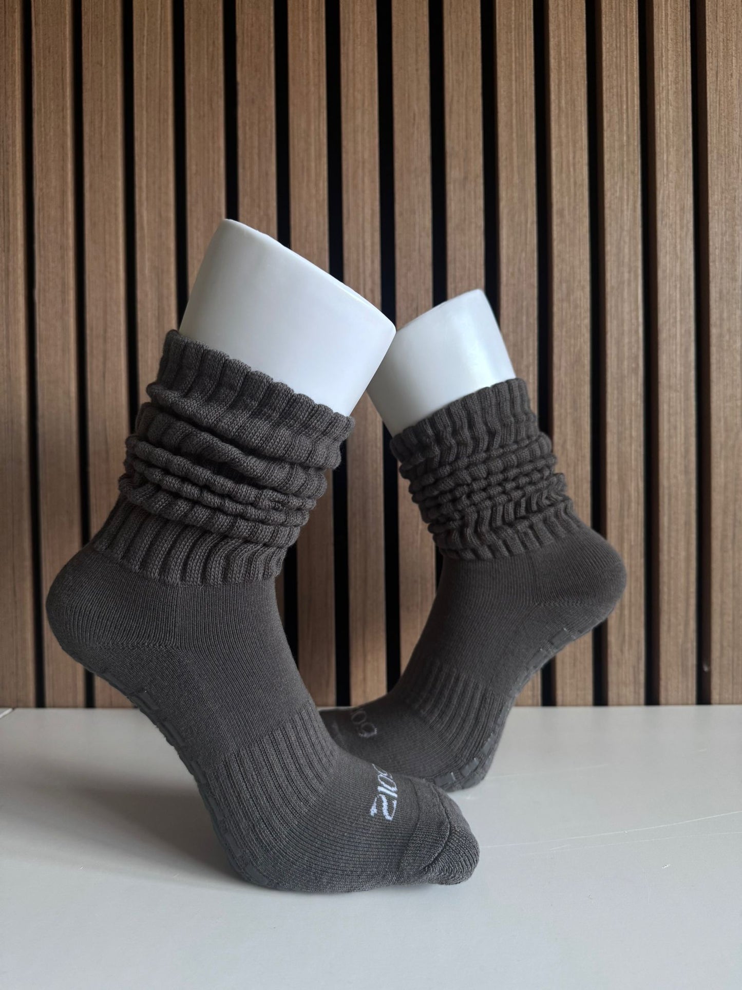 Ultimate Grip Regular Slouch Socks - Grey