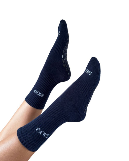 Ultimate Grip Crew Socks - Navy & White
