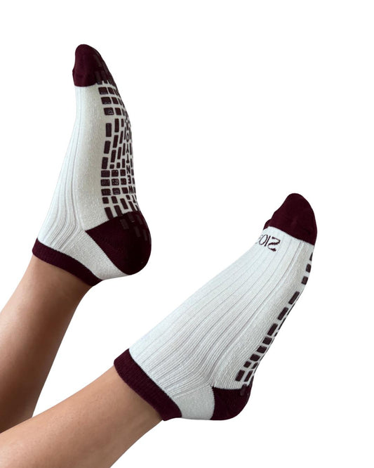 Ultimate Grip Ankle Socks - White with Burgundy