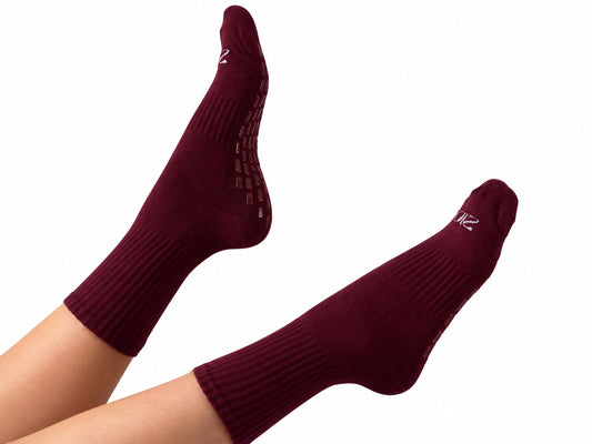Ultimate Grip Crew Socks - Burgundy
