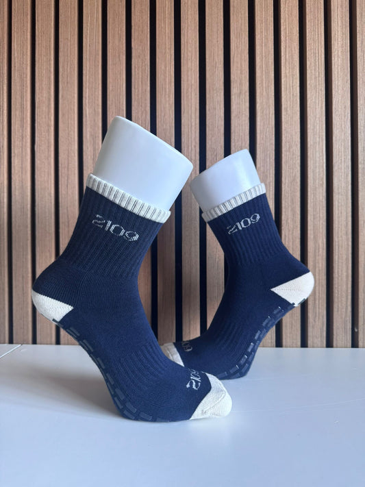 Ultimate Grip Crew Socks - Navy & White