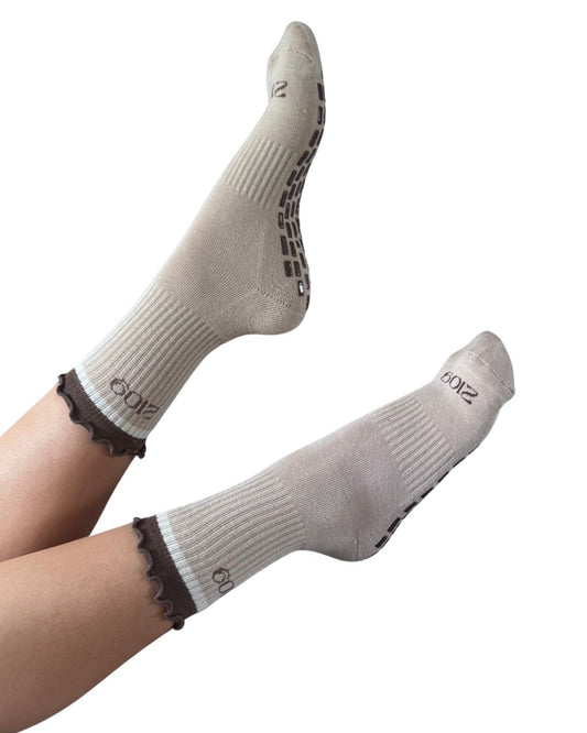 Ultimate Grip Ruffle Socks - Cappuccino Stripe