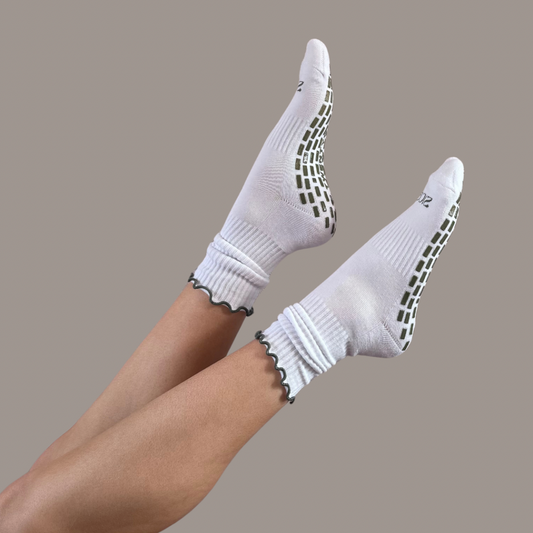 Ultimate Grip Ruffle Socks - Classic White