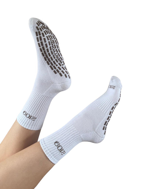 Ultimate Grip Crew Socks - White & Chocolate