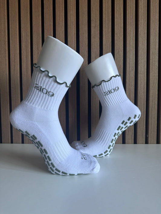 Ultimate Grip Ruffle Socks - Classic White